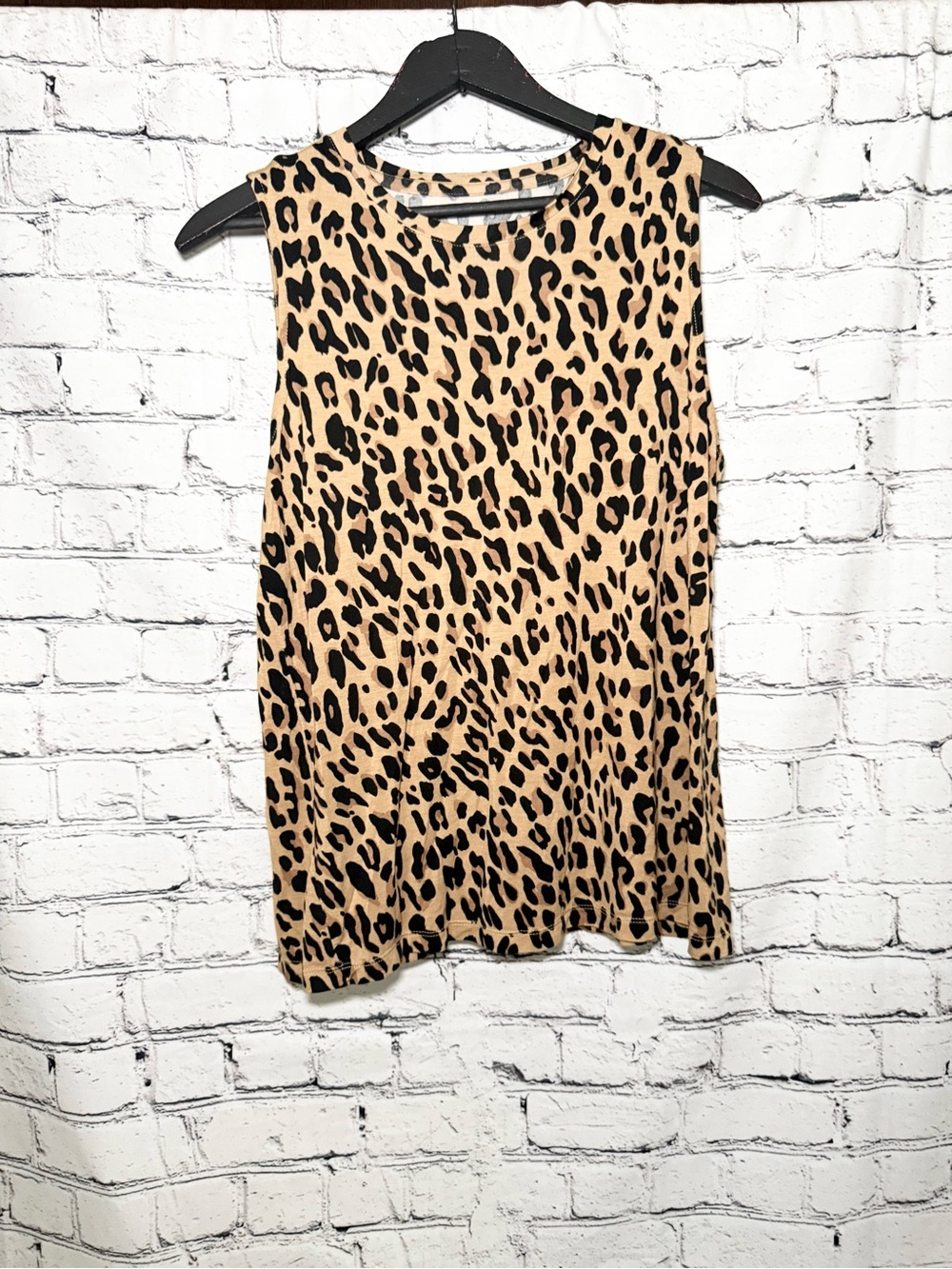 Sleeveless Leopard Print Tank Top - Tan & Black. Size L